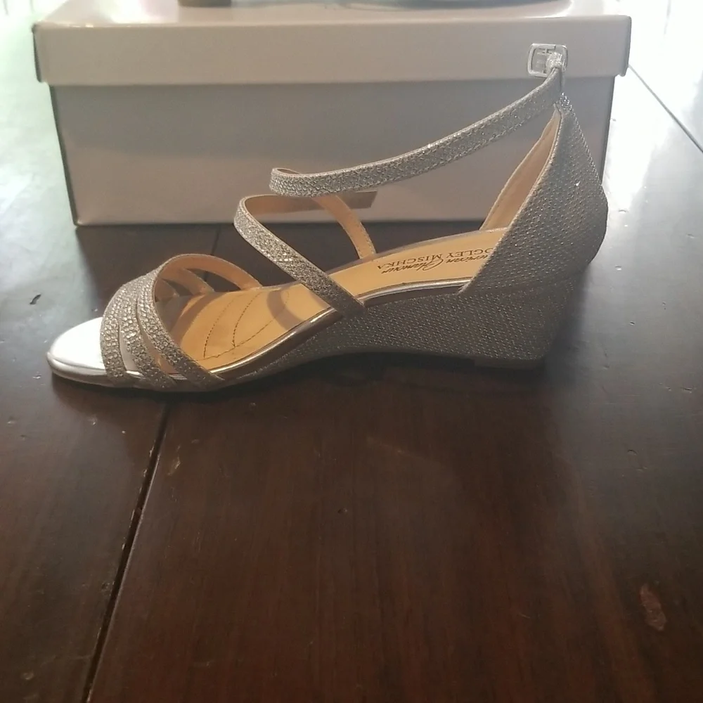 American Glamour Badgley Mischka Women's Silver bedazzled Dress Shoes - Picture 4 of 6